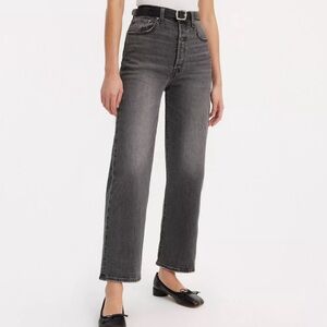 Levi’s Ribcage Straight Ankle Size 24 x 29 colour well worn black